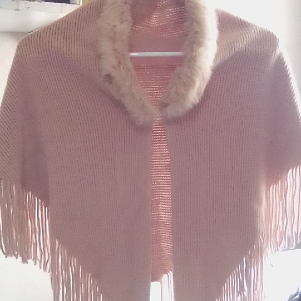 Elegant Tan Sweater with Faux Fur Collar